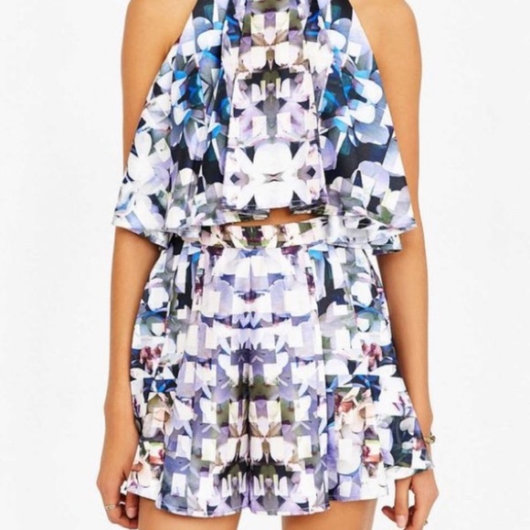 Urban Outfitters x C/meo Collective Geometric Floral Pattern Set Crop Top Skort - Picture 3 of 9